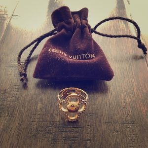 Louis Vuitton Flower Ring